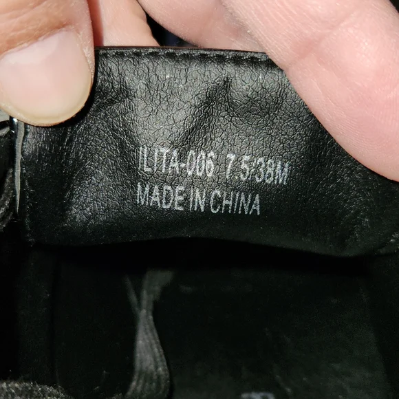 NWOT BLACK PATENT CHUNKY HEELS TIE SHOES - Picture 9 of 9